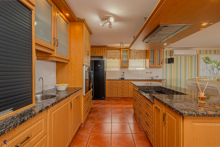 5 Bedroom Property for Sale in Waterfront Western Cape